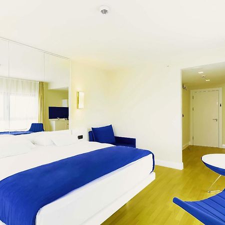 Orbi Twin Towers Aparthotel With Sea View 바투미 외부 사진