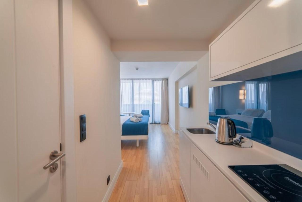 Orbi Twin Towers Aparthotel With Sea View 바투미 외부 사진