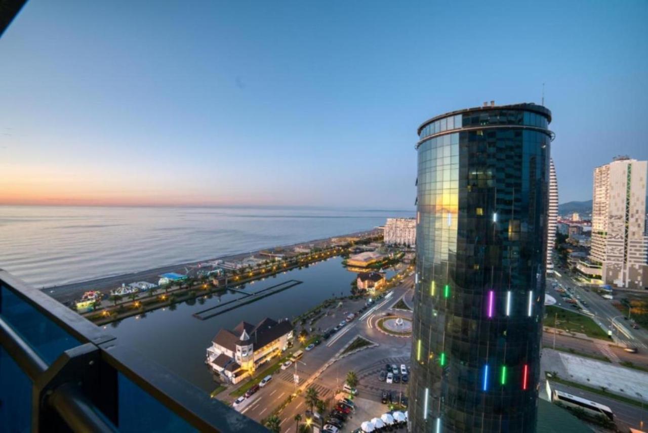 Orbi Twin Towers Aparthotel With Sea View 바투미 외부 사진