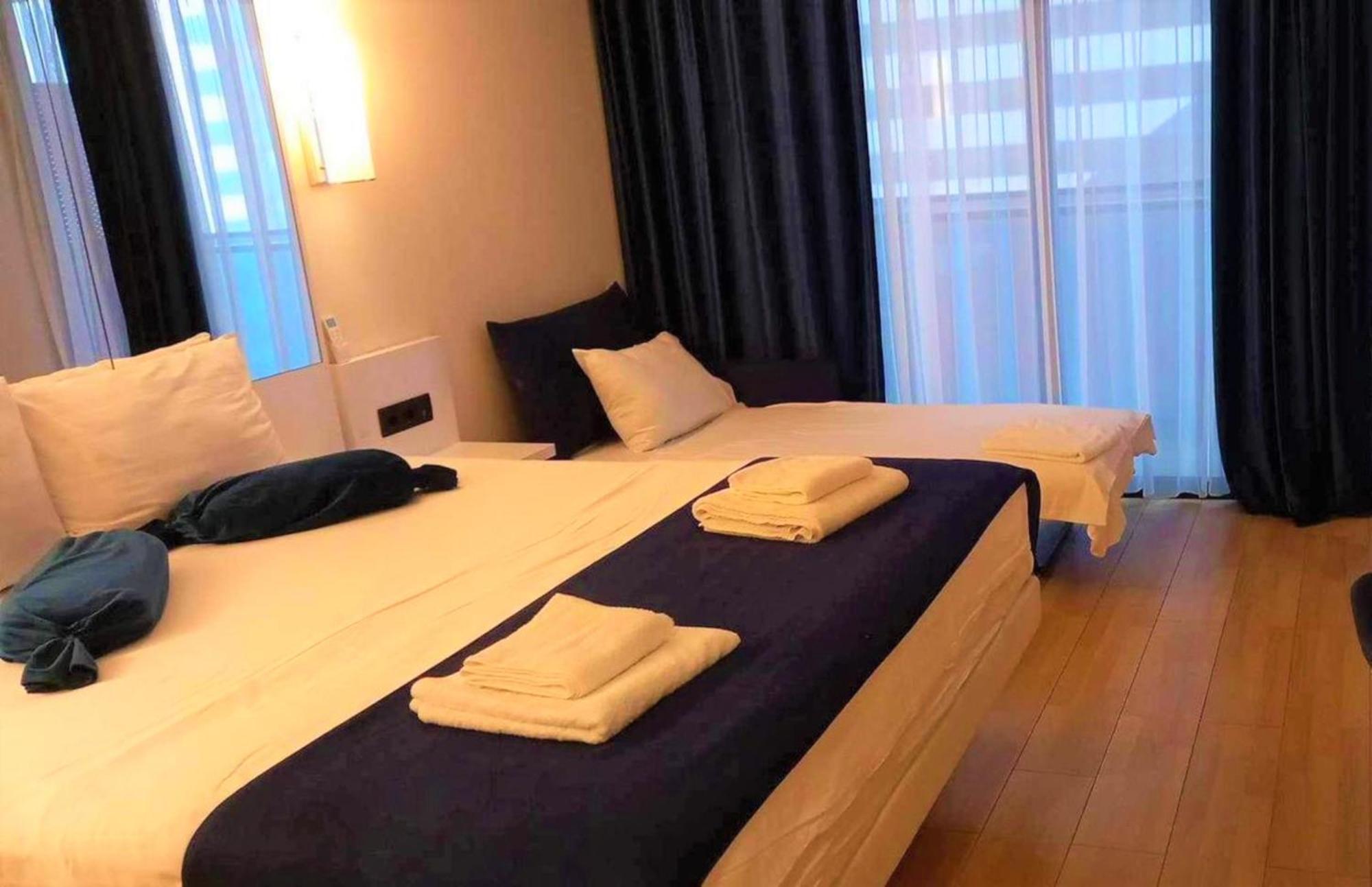 Orbi Twin Towers Aparthotel With Sea View 바투미 외부 사진
