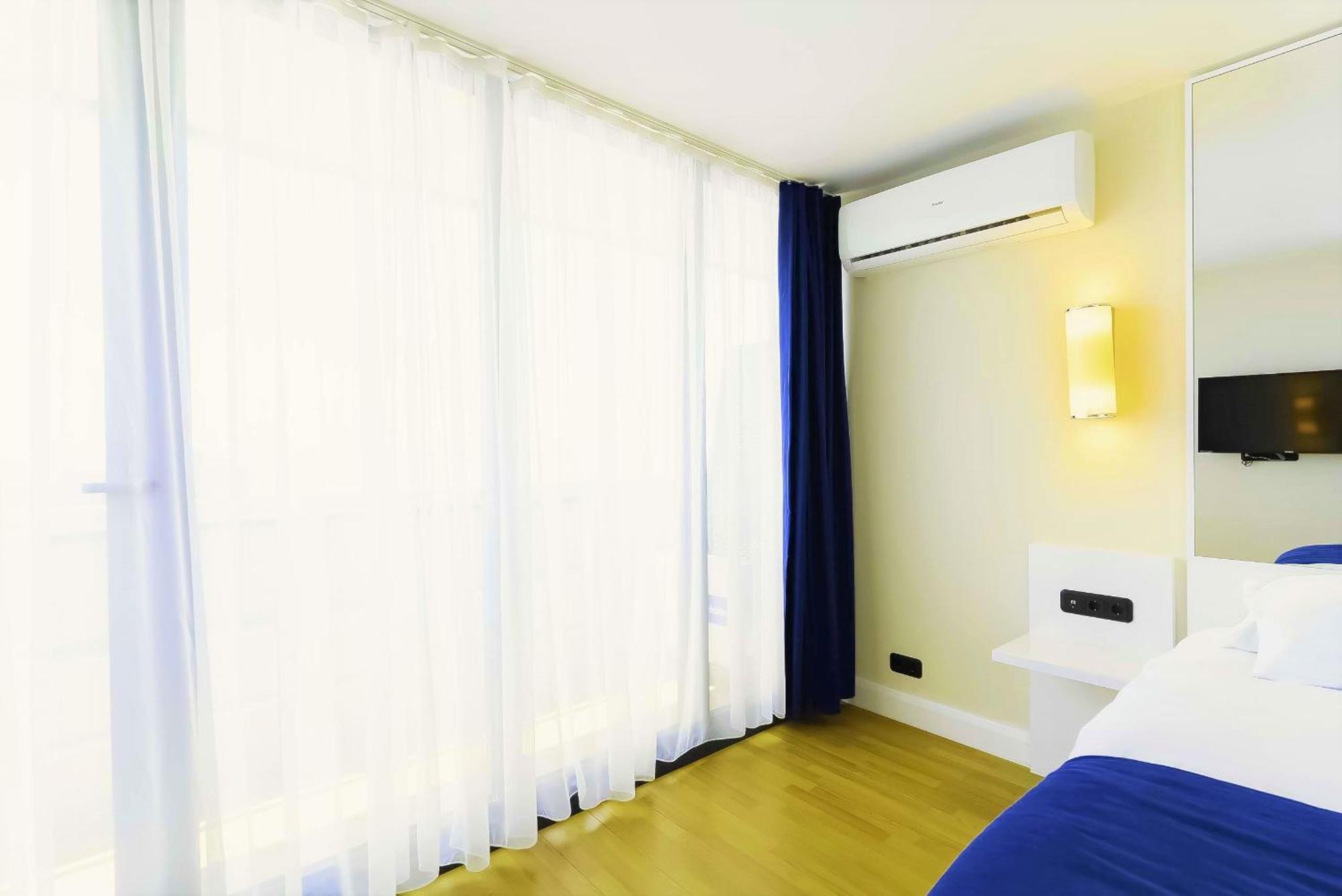 Orbi Twin Towers Aparthotel With Sea View 바투미 외부 사진