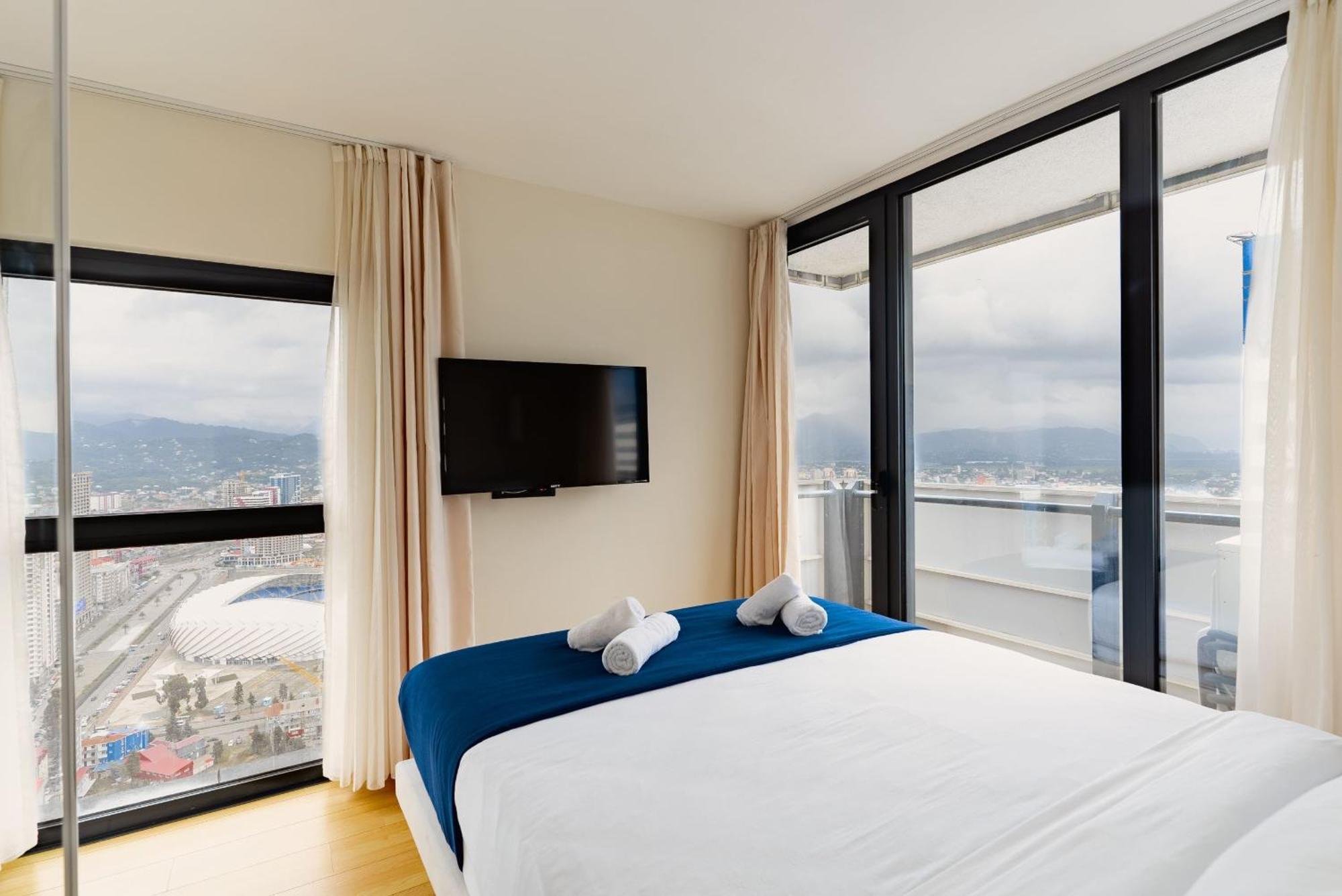 Orbi Twin Towers Aparthotel With Sea View 바투미 외부 사진