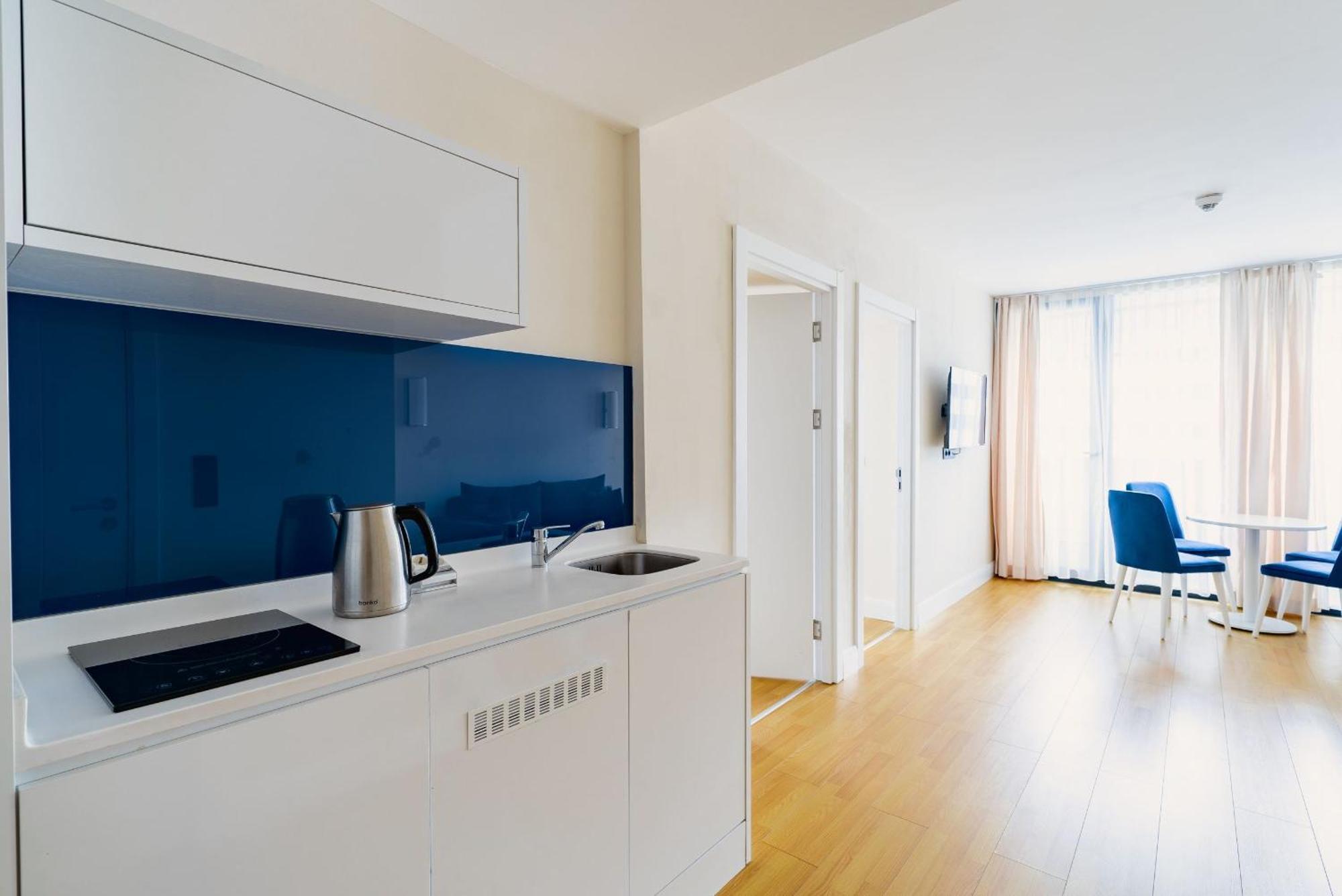Orbi Twin Towers Aparthotel With Sea View 바투미 외부 사진