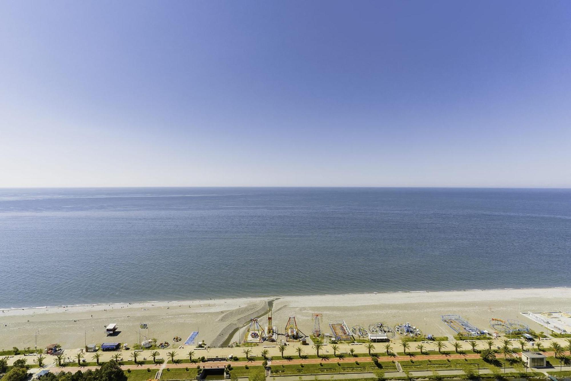 Orbi Twin Towers Aparthotel With Sea View 바투미 외부 사진