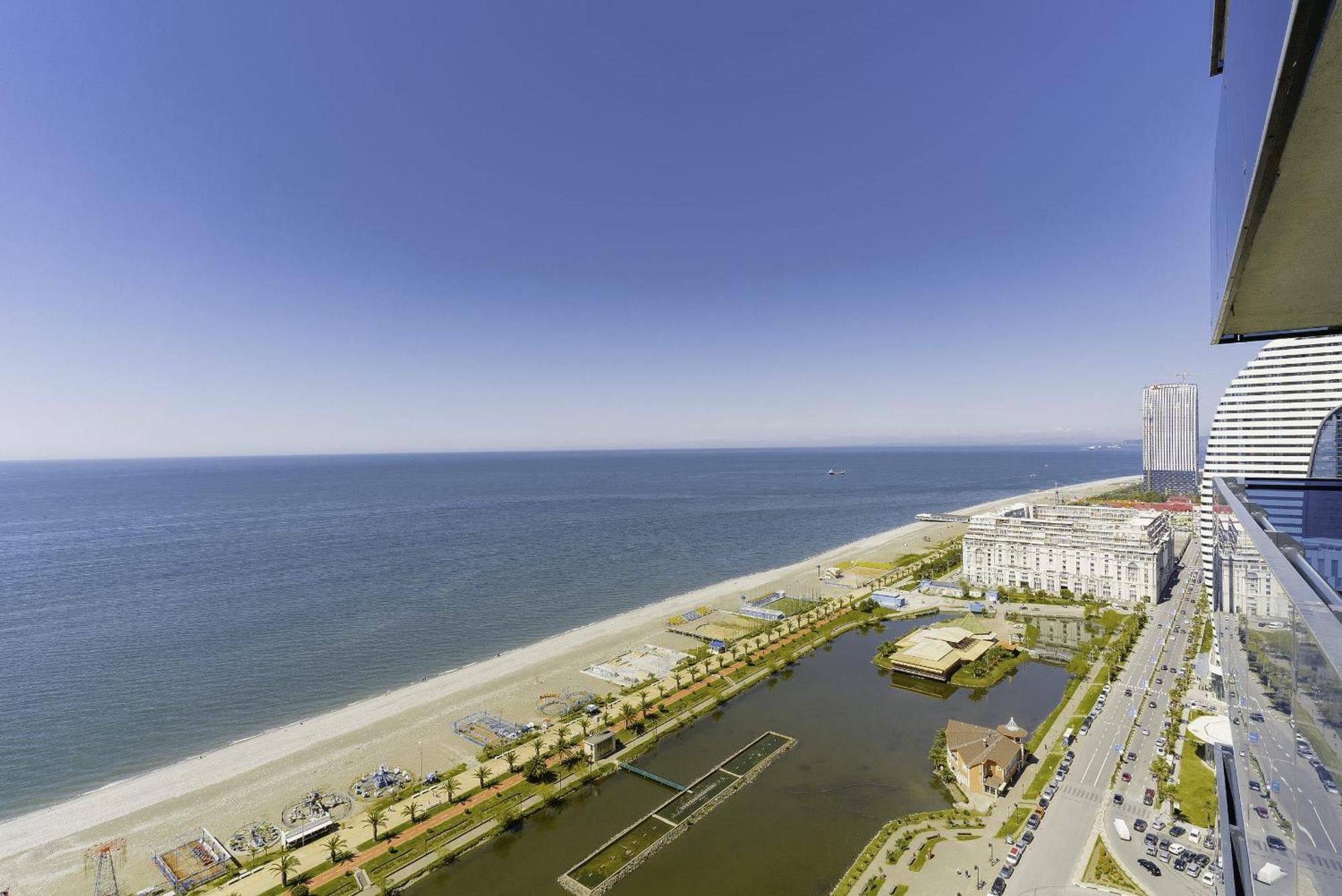 Orbi Twin Towers Aparthotel With Sea View 바투미 외부 사진