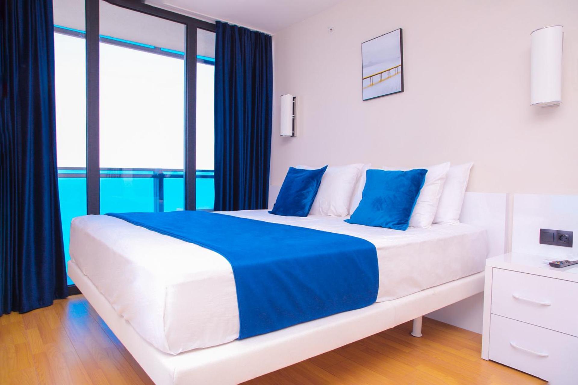 Orbi Twin Towers Aparthotel With Sea View 바투미 외부 사진