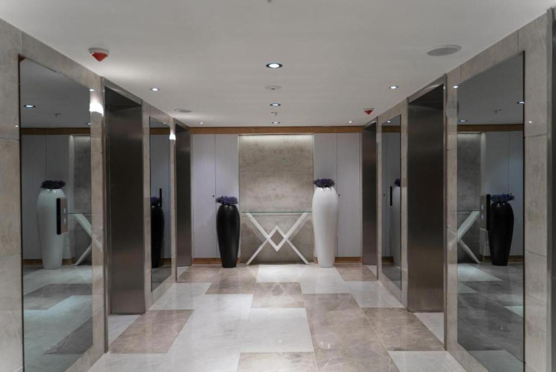 Orbi Twin Towers Aparthotel With Sea View 바투미 외부 사진