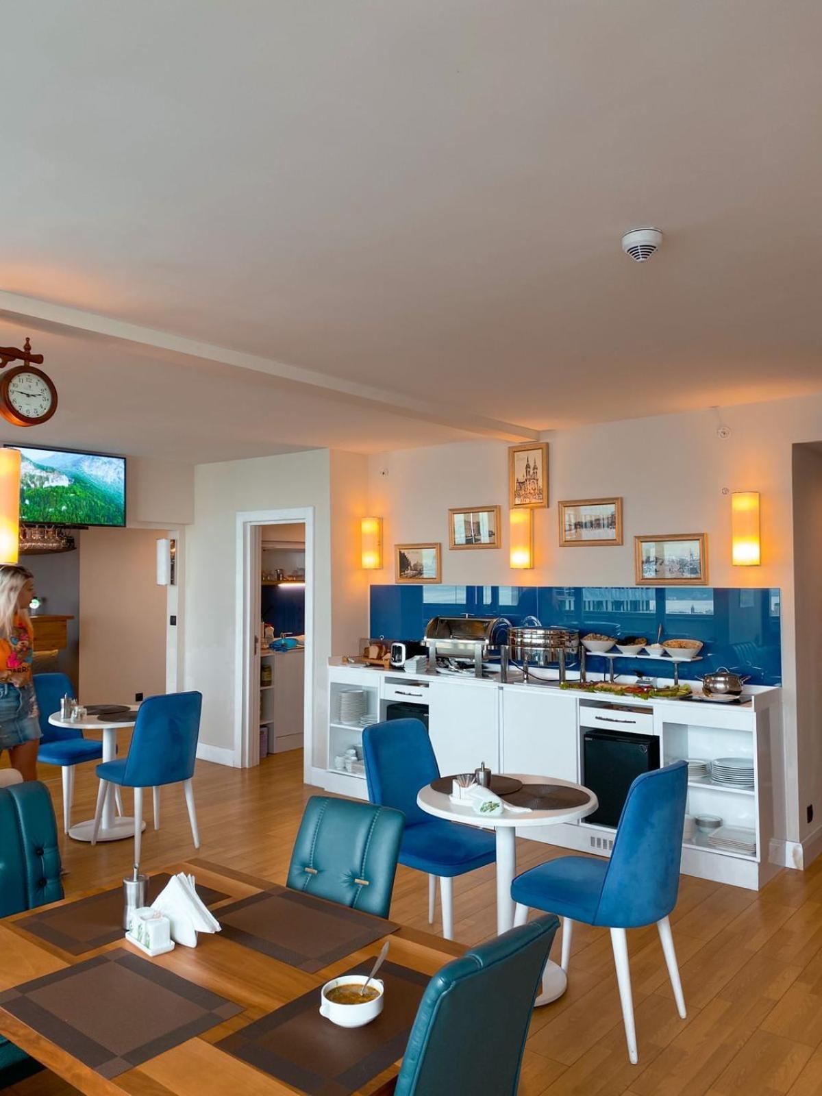 Orbi Twin Towers Aparthotel With Sea View 바투미 외부 사진